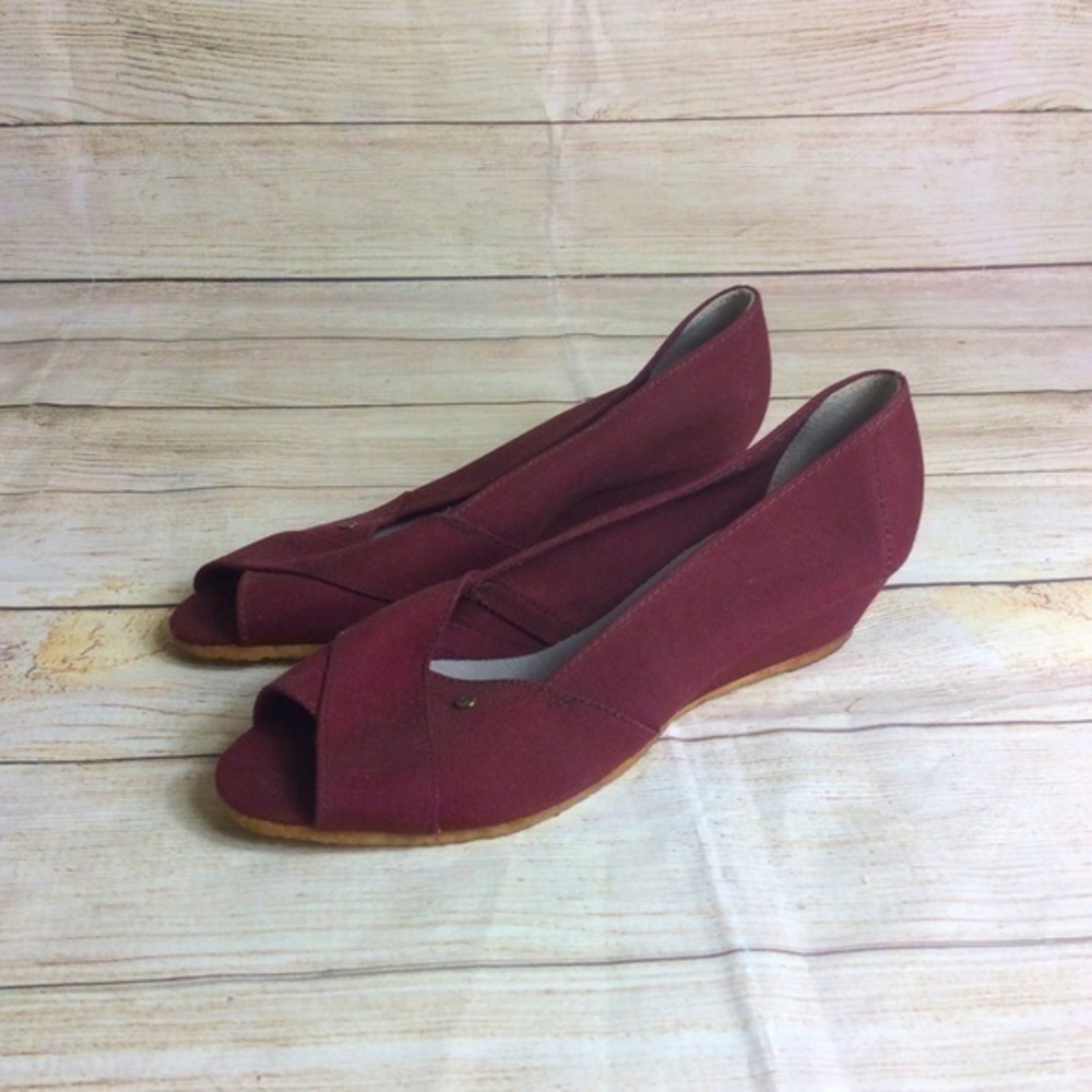 Vintage Aigner oxblood maroon fabric wedges. Size 7.5
